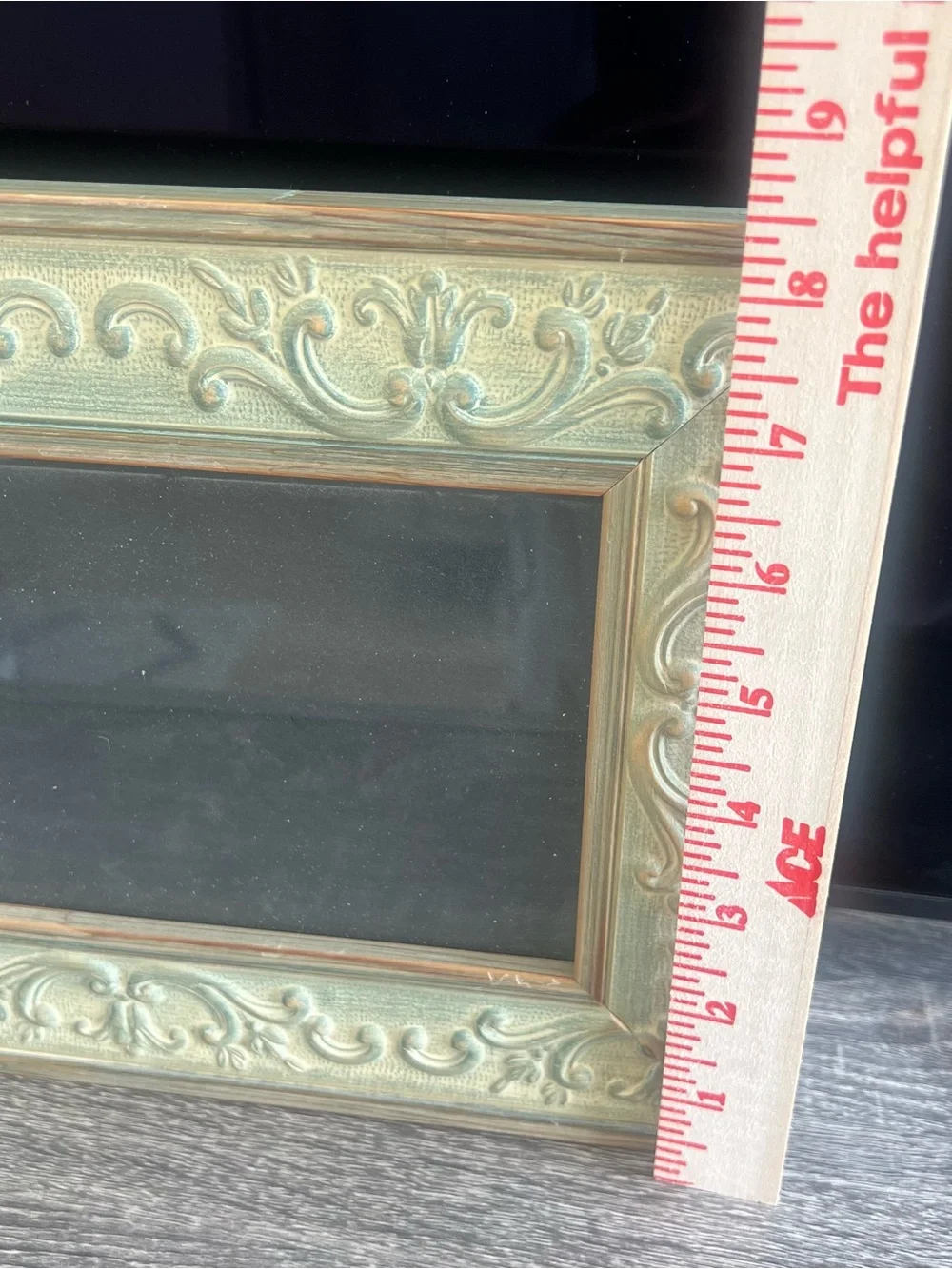N/A elegant ornate